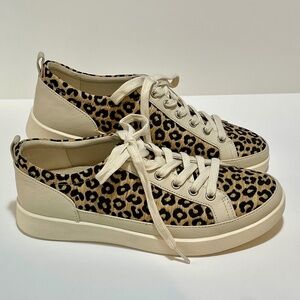 Vionic Winnie Sneakers 9 Wide NWOB